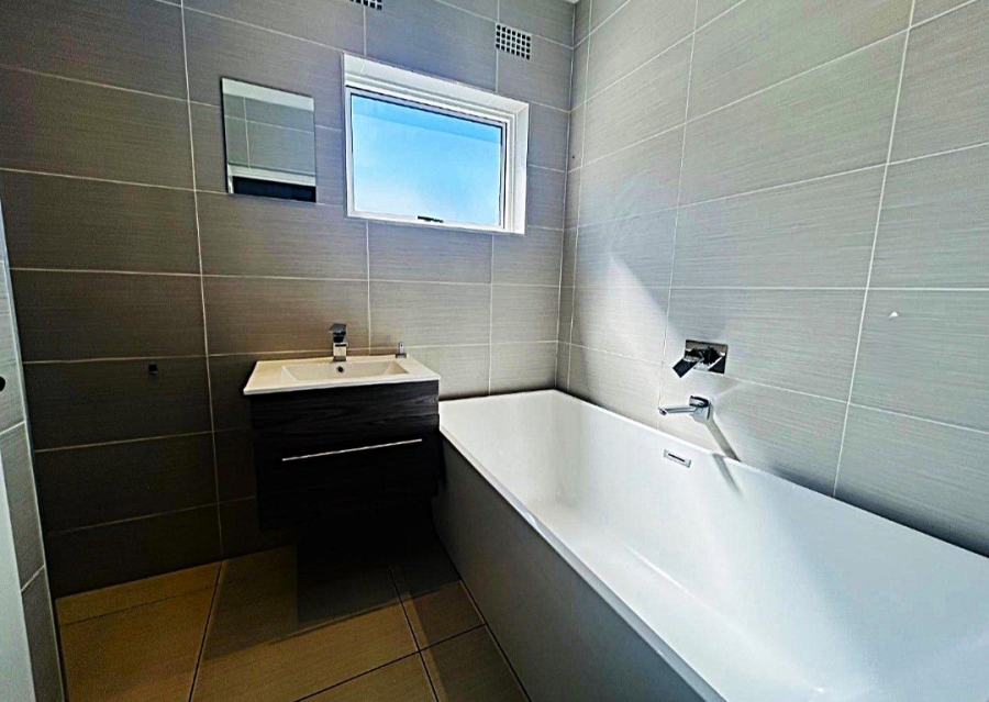  Bedroom Property for Sale in Berea Eastern Cape